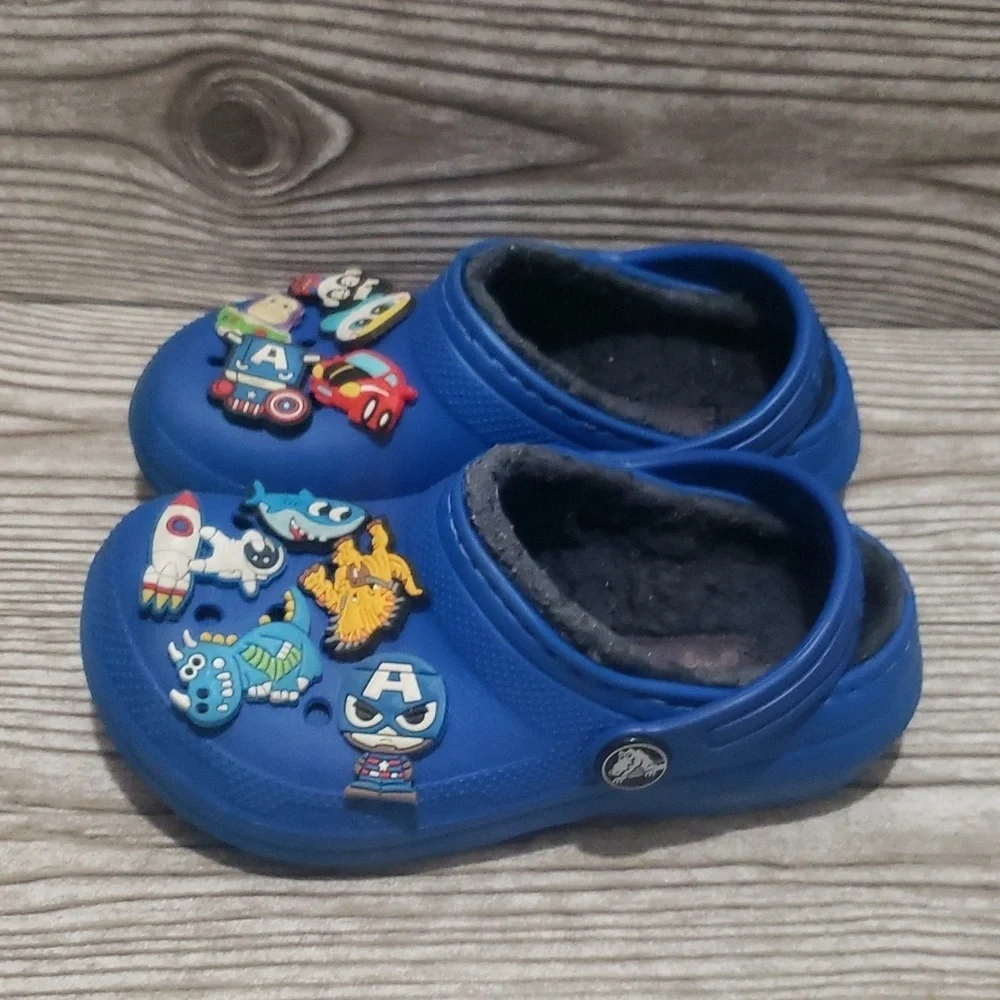 Crocs royal blue fleece lined youth shoes size 10